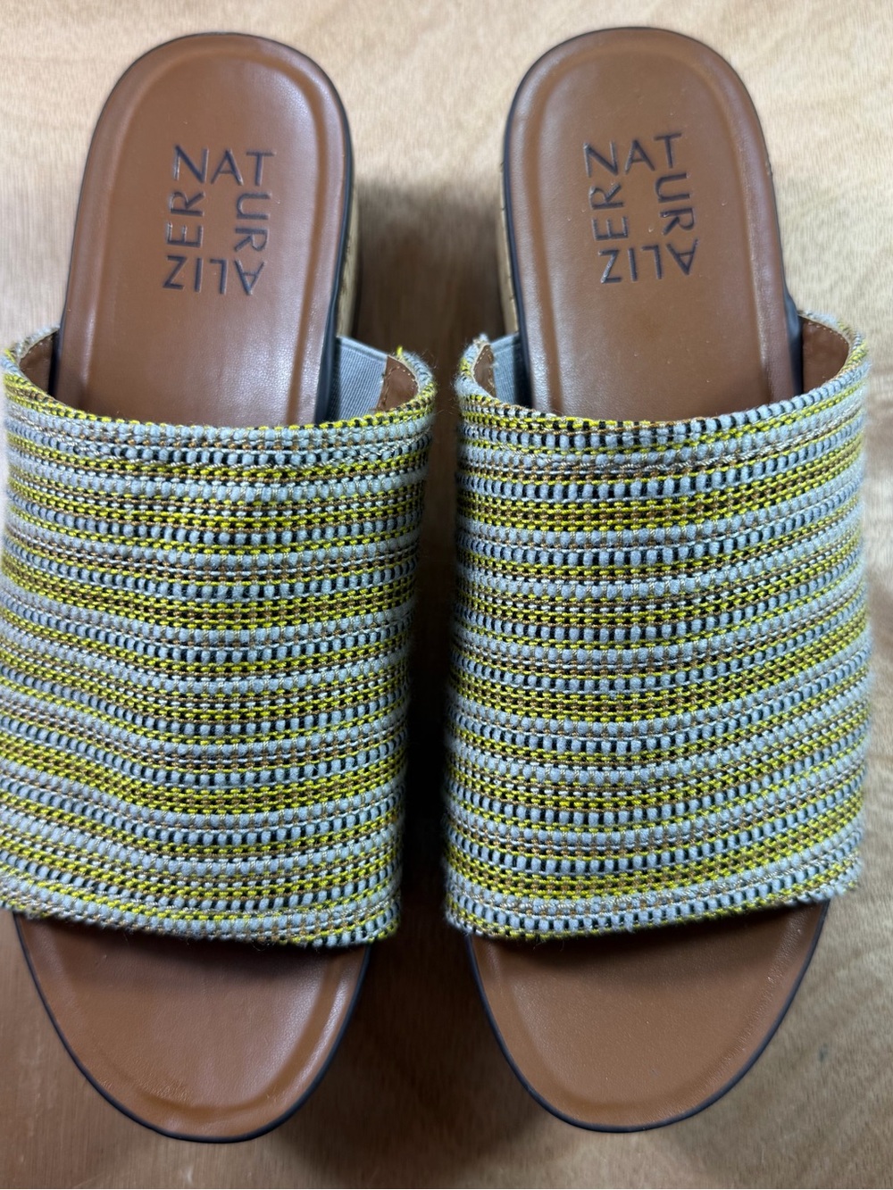 NATURALIZER KRISTEN WEDGE SANDAL WARM WOVEN FADRIC OVERLAY SIZE 6